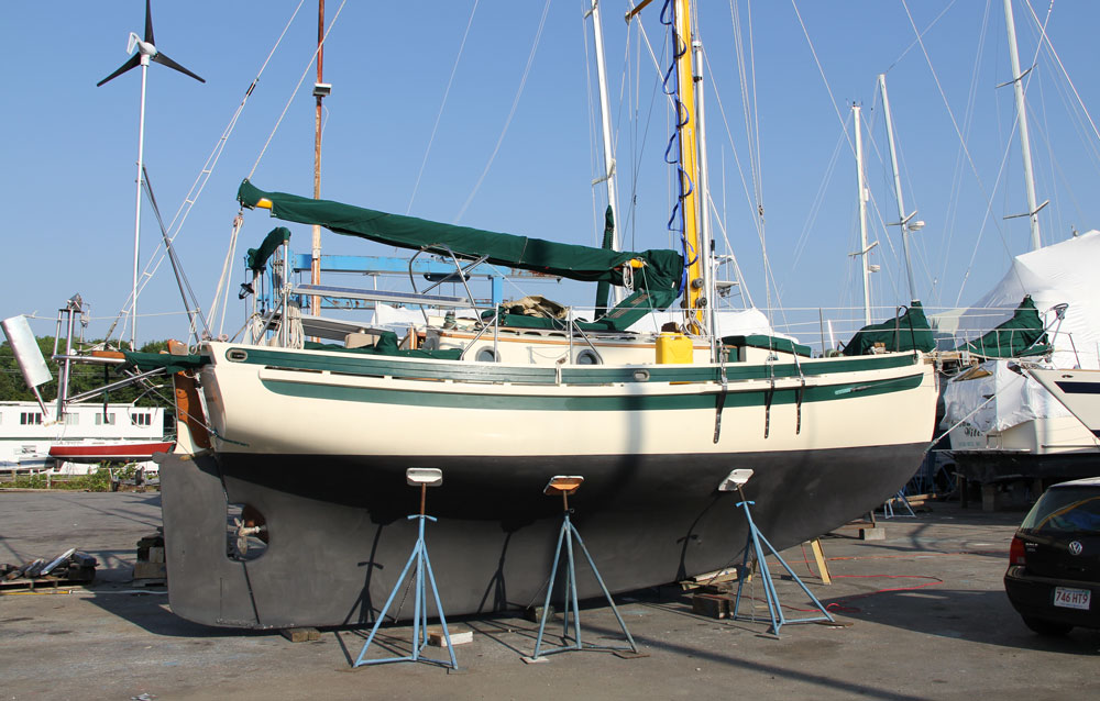A sailboat with a very full keel end-to-end full_keel