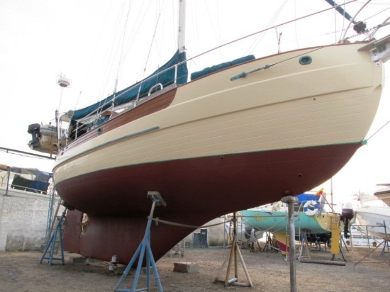 This is a modified keel with a cut-away forefoot modified_keel